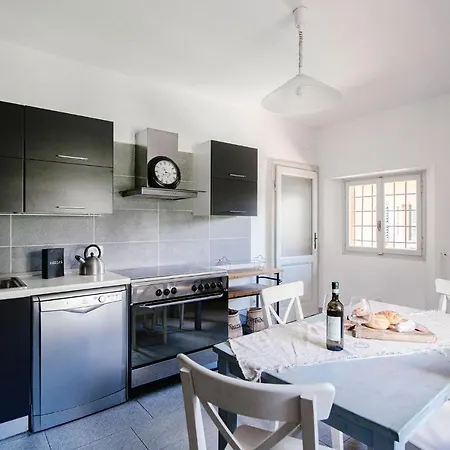 Apartment Solzago - By Myhomeincomo *